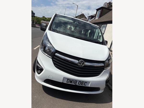Vauxhall Vivaro 1.6 CDTi 2900 Combi Van Double Cab 5dr Diesel Manual L1 H1 Euro 6 (s/s) (9 Seat) (120 ps)
