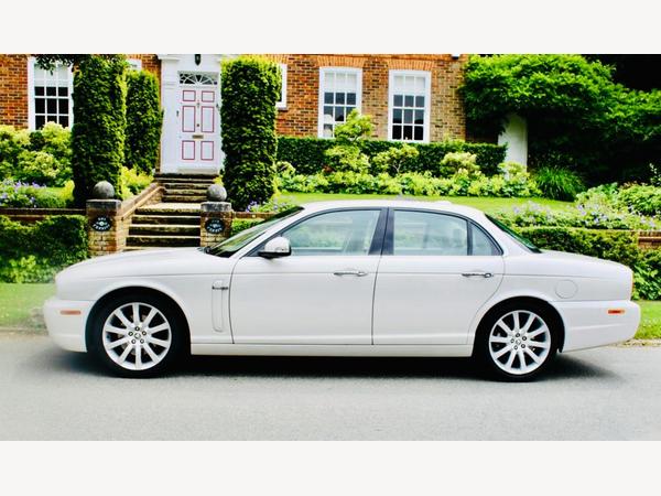 Jaguar XJ 3.0 V6 Executive Saloon 4dr Petrol Automatic (249 g/km, 240 bhp)