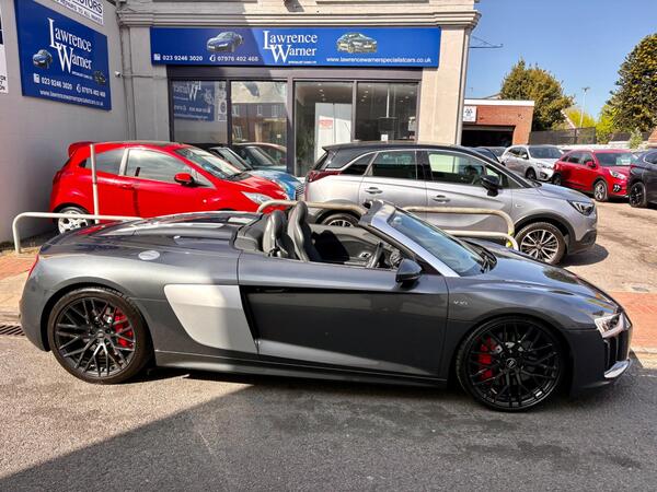 Audi R8 5.2 FSI V10 Spyder S Tronic quattro Euro 6 (s/s) 2dr