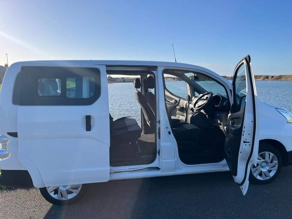 Nissan e-NV200 40kWh Acenta Combi Van Double Cab 5dr Electric Auto (5 Seat, Quick Charge) (109 ps)