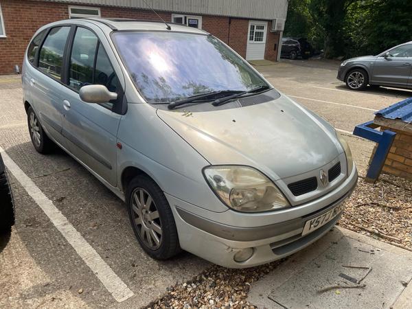 Renault Scenic 1.6 16v Dynamique + 5dr