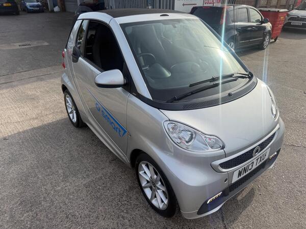 Smart fortwo 1.0 MHD Passion Cabriolet SoftTouch Euro 5 (s/s) 2dr