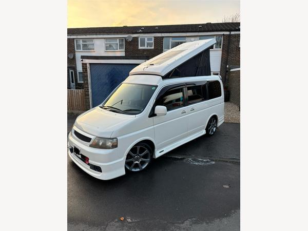 Honda Stepwagon Camper conversion 2.4