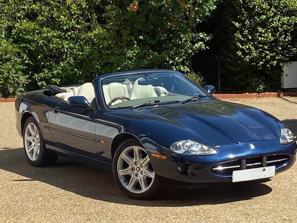 Jaguar XK8 4L V8 Premium Convertible 2dr Petrol Automatic (279 g/km, 300 bhp)