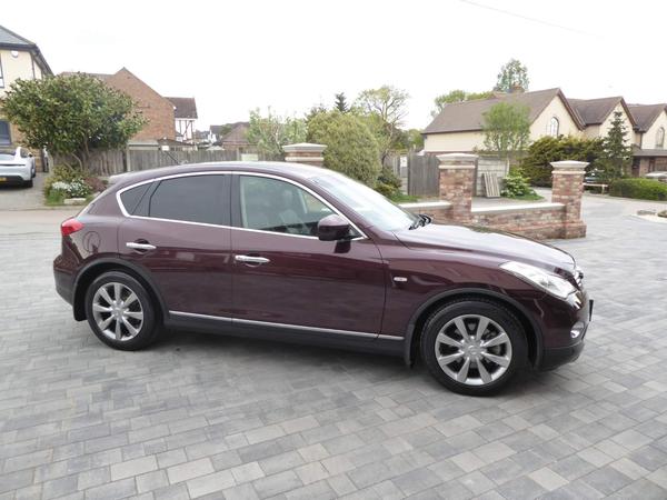 Nissan Skyline 370GT 370GT - 3.7 V6 - 333BHP - Skyline Crossover SUV SHOWROOM CONDITION