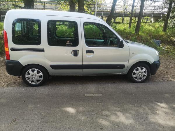 Renault Kangoo 1.2 16v 75 Authentique MPV 5dr Petrol Manual (165 g/km, 75 bhp)