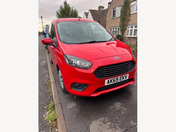 Ford Tourneo Courier 1.5 TDCi Zetec Euro 6 5dr