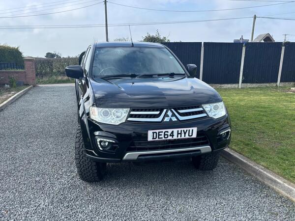 Mitsubishi L200 2.5 DI-D Barbarian Pickup Double Cab 4dr Diesel Auto 4WD Euro 5 (LB) (175 ps)
