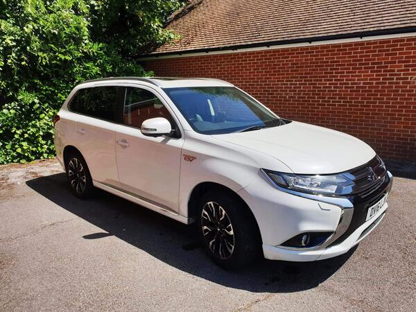 Mitsubishi Outlander 2.0h 12kWh GX4h CVT 4WD Euro 6 (s/s) 5dr