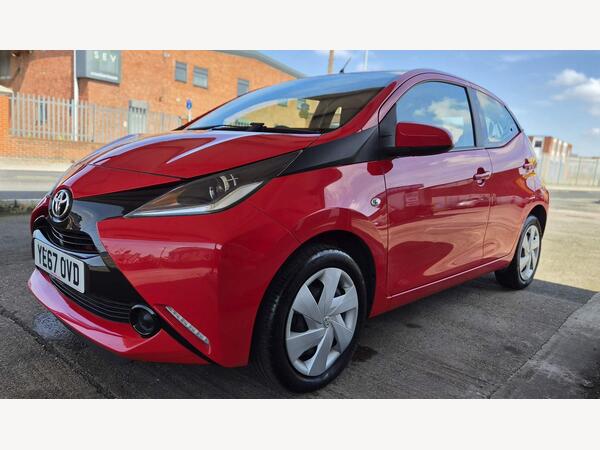 Toyota AYGO 1.0 VVT-i x-play Euro 6 5dr
