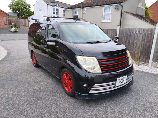 Nissan Elgrand E51 Ryder Autech, 3.5 litre V6