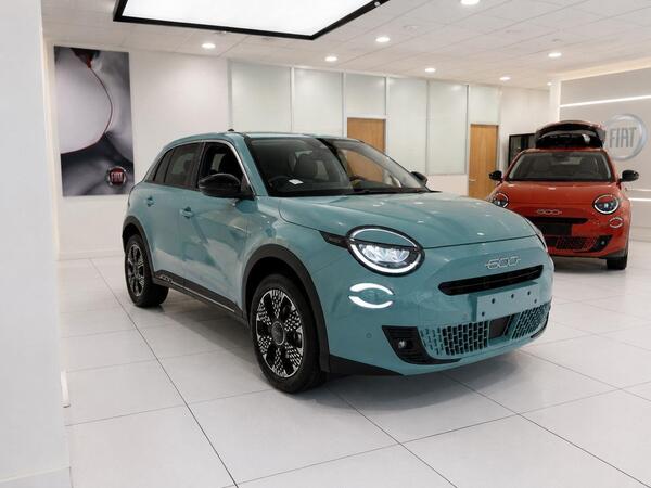 Fiat 600e 54kWh La Prima Auto 5dr