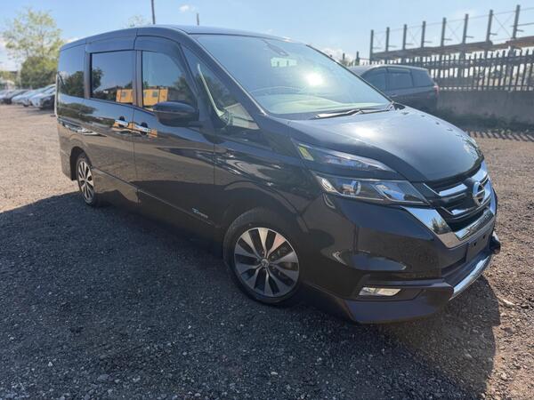 Nissan Serena 2.0 HIGHWAY STAR V SPORT PETROL HYBRID 5dr