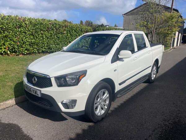 SsangYong Korando Sports 2.0D EX Pickup Double Cab 4dr Diesel Manual 4WD Euro 5 (155 ps)