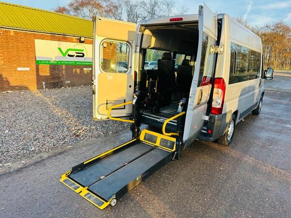 Fiat Ducato 2.3 JTD 33 MultiJetII Combi Van 5dr Diesel Manual L2 H2 (Semiglazed) (M1) (180 g/km, 130 bhp)