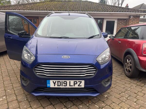 Ford Tourneo Courier 1.5 TDCi Zetec Euro 6 5dr