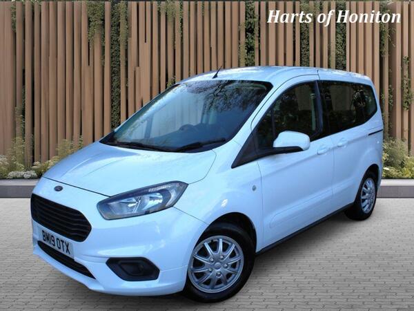 Ford Tourneo Courier 1.0 EcoBoost Zetec Euro 6 5dr
