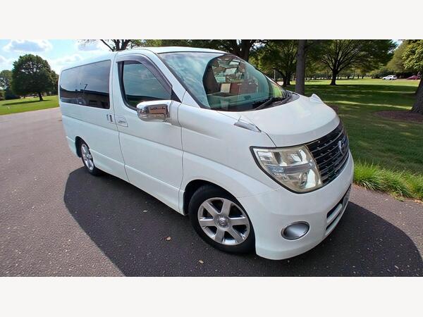 Nissan Elgrand 4dr