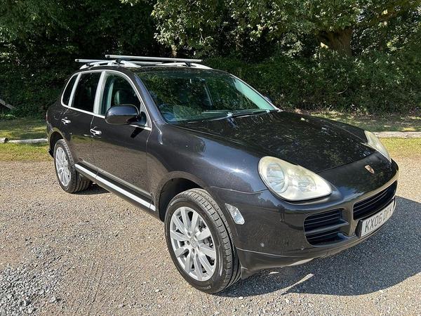 Porsche Cayenne 3.2 V6 Tiptronic S AWD 5dr