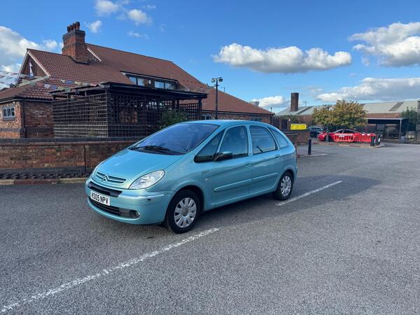 Citroen Xsara Picasso 2.0i 16V Exclusive 5dr