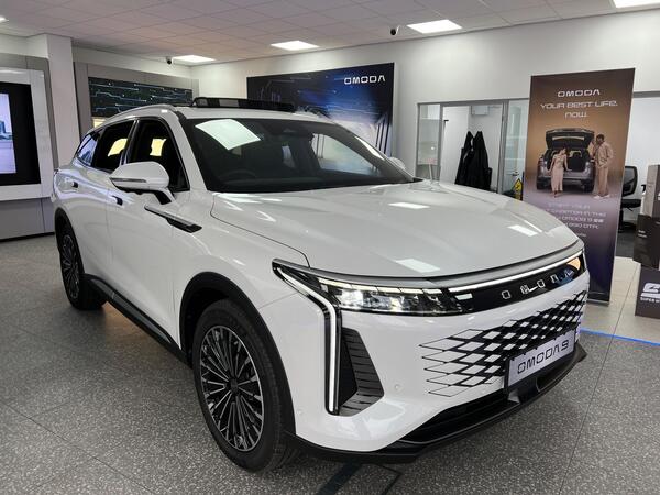 Omoda 9 1.5T SHS 34.46kWh Noble DHT3 4WD Euro 6 (s/s) 5dr