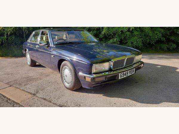 Daimler XJ6