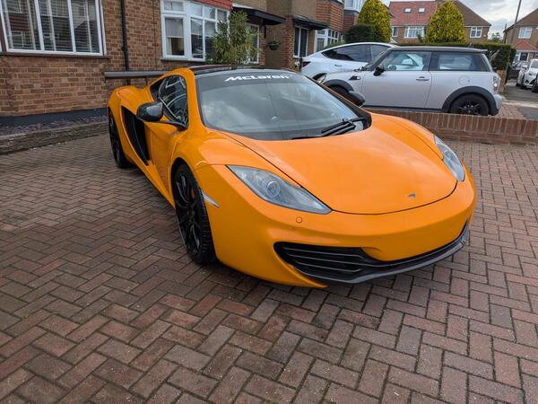McLaren 12C 3.8T V8 SSG Euro 5 2dr