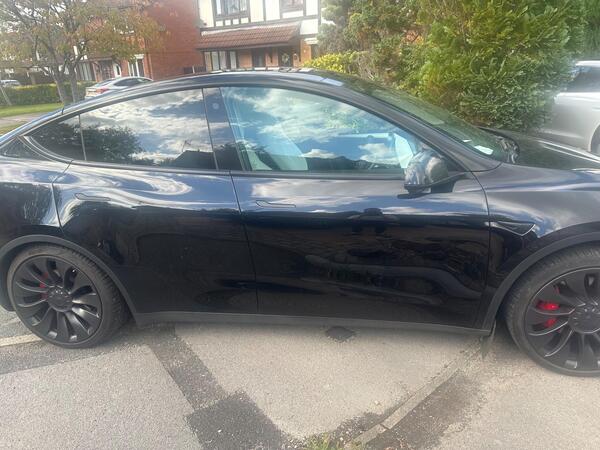 Tesla Model Y (Dual Motor) Performance Auto 4WDE 5dr