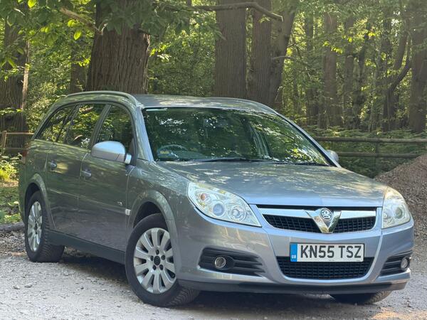 Vauxhall Vectra 2.2i 16v Design 5dr