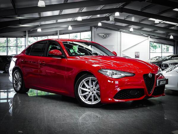 Alfa Romeo Giulia 2.0T Veloce Auto Euro 6 (s/s) 4dr