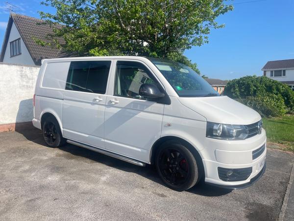 Volkswagen Transporter Sportline 2.0 BiTDI Sportline T32 Kombi 4dr Diesel Manual L1 H1 (205 g/km, 178 bhp)