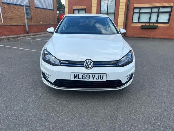 Volkswagen e-Golf 35.8kWh e-Golf Auto 5dr