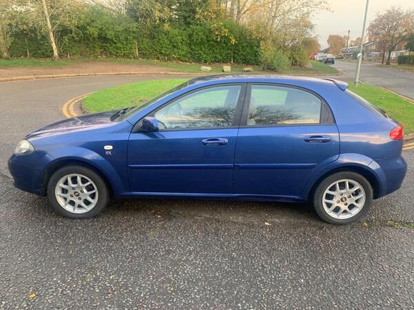 Chevrolet Lacetti 1.6 SX 5dr