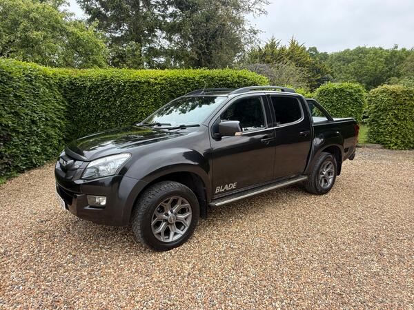 Isuzu D-Max 2.5 TD Blade Pickup 4dr Diesel Manual 4x4 (192 g/km, 161 bhp)