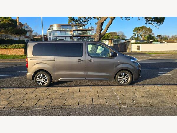 Peugeot Traveller 2.0 BlueHDi Allure Standard MPV 5dr Diesel EAT8 MWB Euro 6 (s/s) (180 ps)