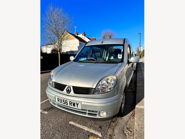 Renault Kangoo 1.6 16v Expression MPV, Wheelchair accessible, low mileage, 5dr Petrol Automatic (190 g/km, 95 bhp)