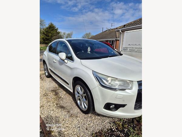 Citroen DS4 1.6 e-HDi Airdream DStyle EGS6 Euro 5 (s/s) 5dr