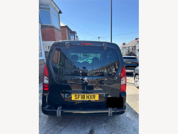Peugeot Partner 1.6 BlueHDi 950 S Temperature Controlled 5dr Diesel Manual L2 (112 g/km, 100 bhp)