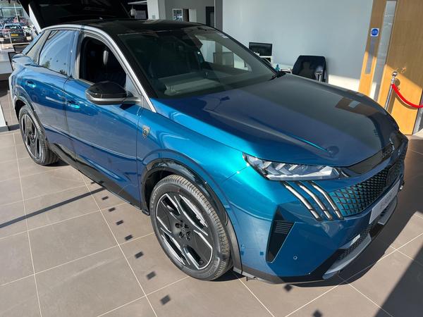 Peugeot E-3008 73kWh Allure Auto 5dr