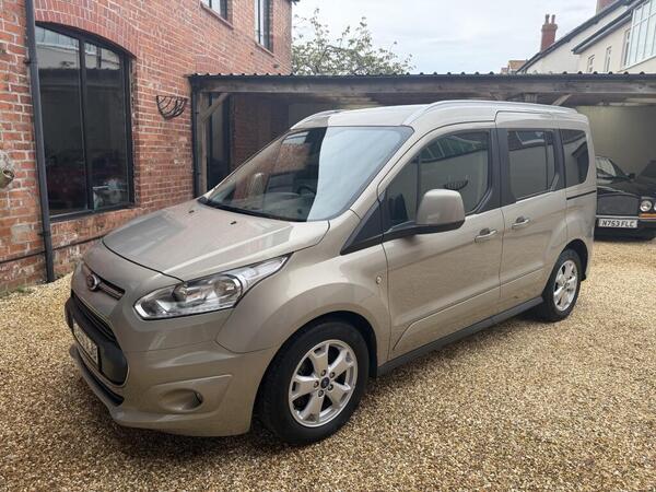 Ford Tourneo Connect 1.5 TDCi Titanium Euro 6 5dr