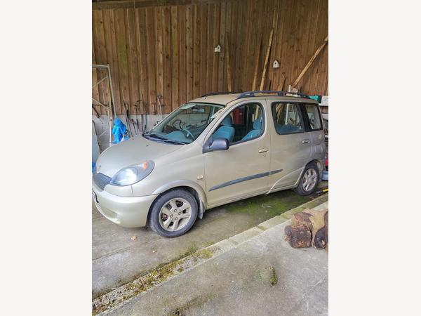 Toyota Yaris Verso 1.3 VVT-i Verso GLS 5dr