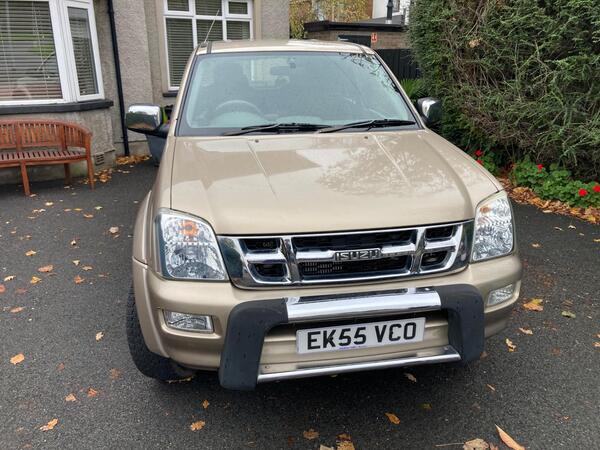 Isuzu Rodeo 3.0 TD Max Plus Pickup 4dr Diesel Manual 4WD (243 g/km, 129 bhp)