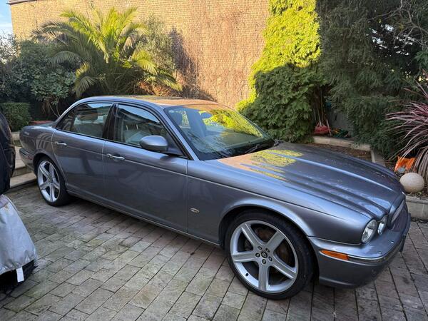 Jaguar XJ 2.7 TDVi Sport Premium 4dr