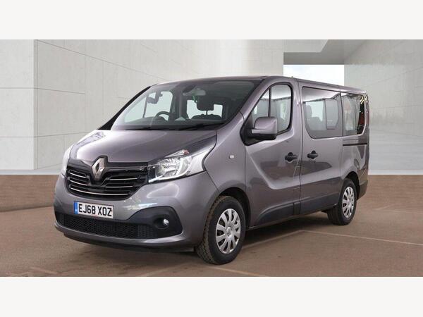 Renault Trafic 1.6 dCi 27 Sport Nav Minibus 5dr Diesel Manual SWB Euro 6 (9 Seat) (120 bhp) NO VAT JUST 48K SERVICE HISTORY !!!! LOVELY LOW MILES WITH SAT NAV A/C