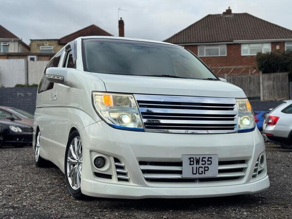 Nissan Elgrand 2.5L Highway Star 5dr