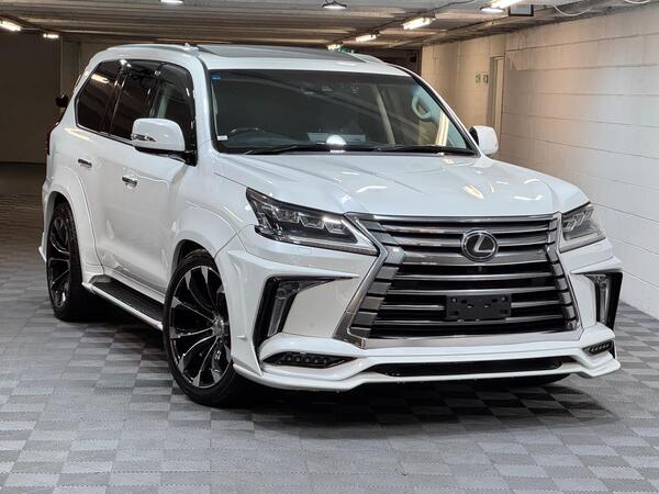 Lexus LX LX570 5.7 V8 WALD BLACK BISON 8 SEATS 5dr