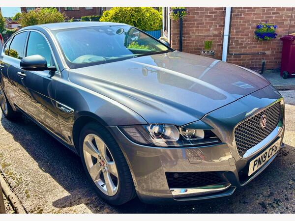 Jaguar XF 2.0i Portfolio Auto Euro 6 (s/s) 4dr