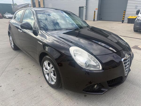 Alfa Romeo Giulietta 1.6 JTDM-2 Lusso Euro 5 (s/s) 5dr