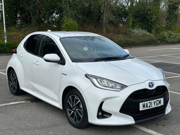 Toyota Yaris 1.5 VVT-h Design E-CVT Euro 6 (s/s) 5dr