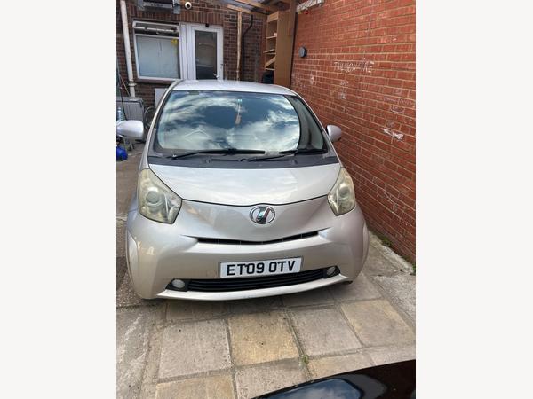Toyota iQ 1.0 VVT-i Hatchback 3dr Petrol Multidrive Euro 4 (68 bhp)